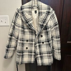 Stylish Black and White Plaid Women's Coat